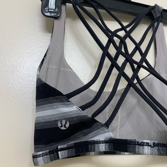 Lululemon Free To Be Wild Bra, size 4 - Picture 3 of 4